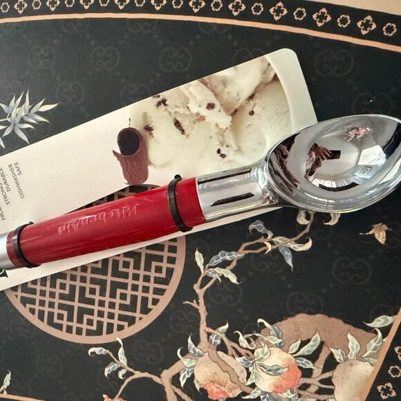 KitchenAid Ice Cream Scoop Red - Picture 1 of 4
